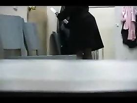 Скрытая камера в женской раздевалке