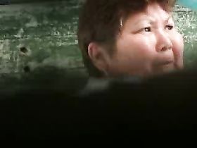 На рынке в Казахстане скрытая камера в туалете