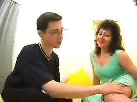 Мать принудила сына к сексу