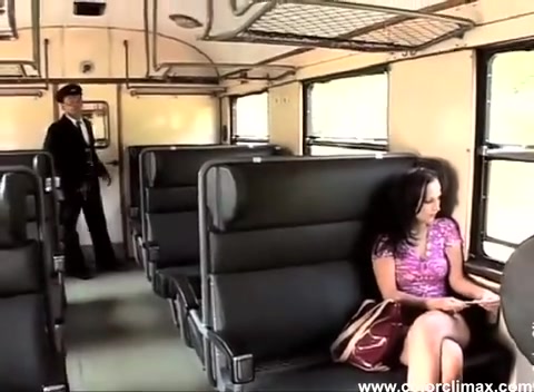 Порно в автобусе: 26 ролика про трах в автобусах