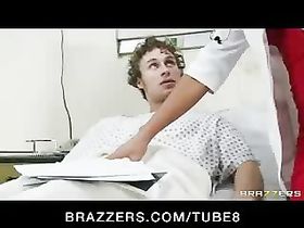 Секс врачихи и больного в реанимации