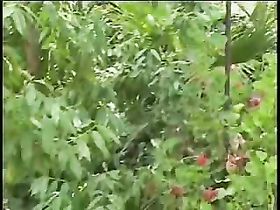 Садовник поимел старую вдовушку