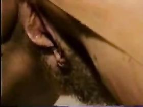 Два негра жарят во все щели пенсионерку