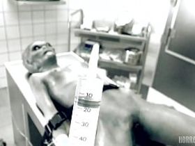 Хоррор-порно с пришельцем и коварным доктором